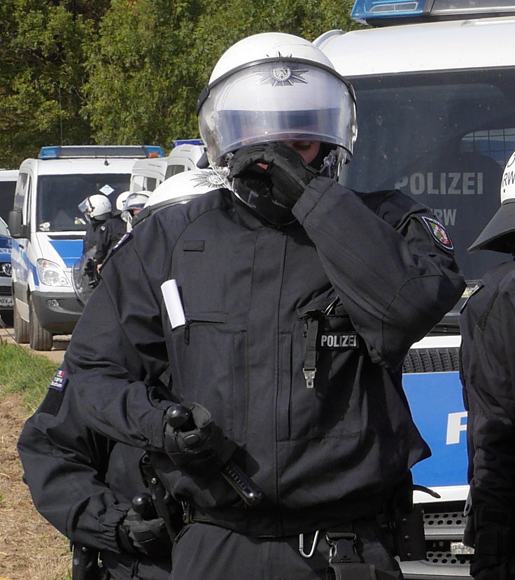 © www.mutbuergerdokus.de: Demonstration am Hambacher Forst