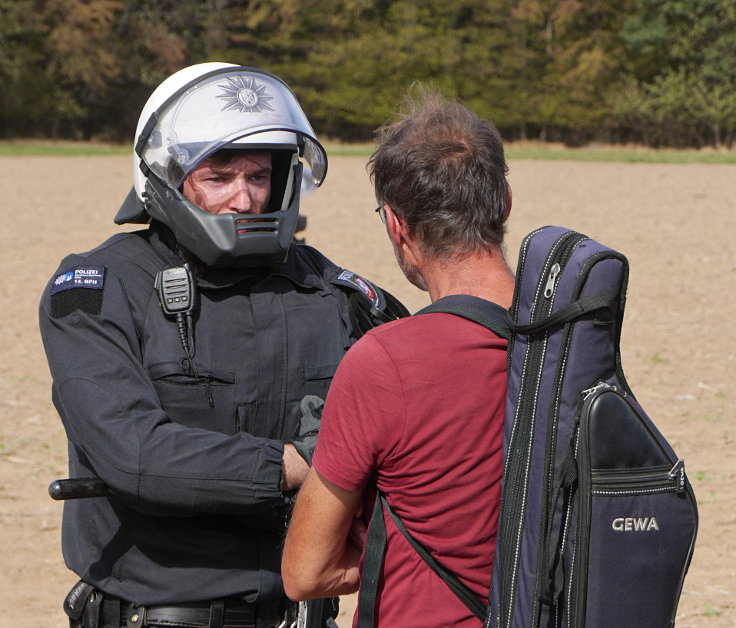 © www.mutbuergerdokus.de: Demonstration am Hambacher Forst