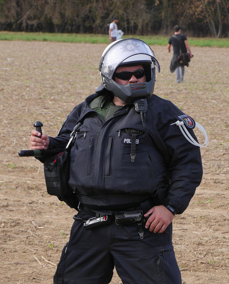 © www.mutbuergerdokus.de: Demonstration am Hambacher Forst