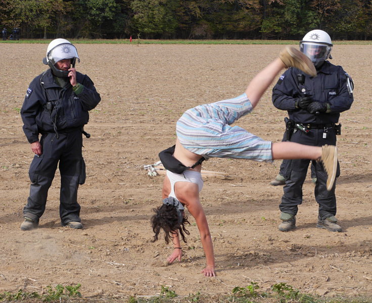 © www.mutbuergerdokus.de: Demonstration am Hambacher Forst