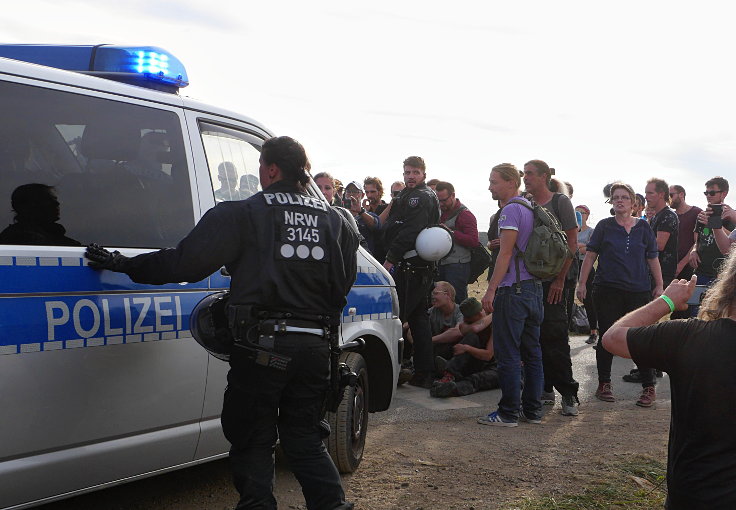 © www.mutbuergerdokus.de: Demonstration am Hambacher Forst