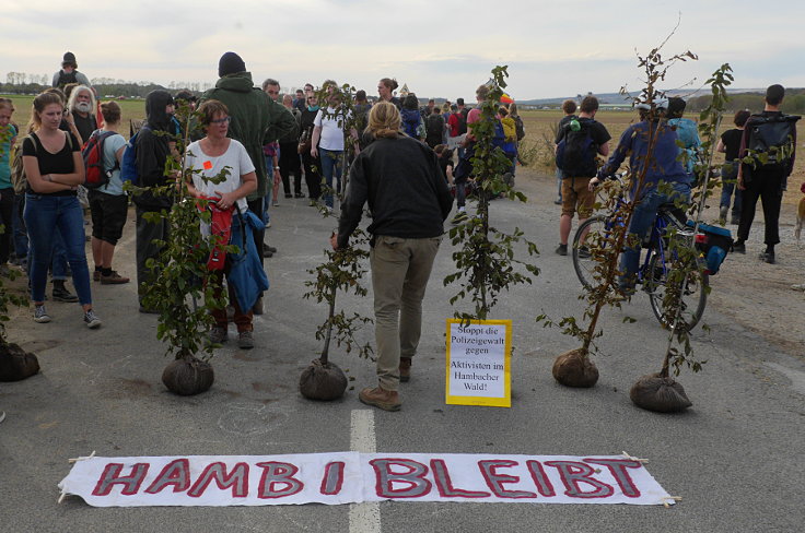 © www.mutbuergerdokus.de: Demonstration am Hambacher Forst