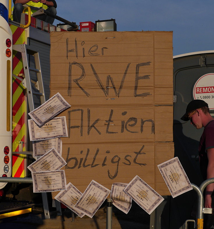 © www.mutbuergerdokus.de: Demonstration: 'Stop Kohle - Wald retten - Kohle stoppen'