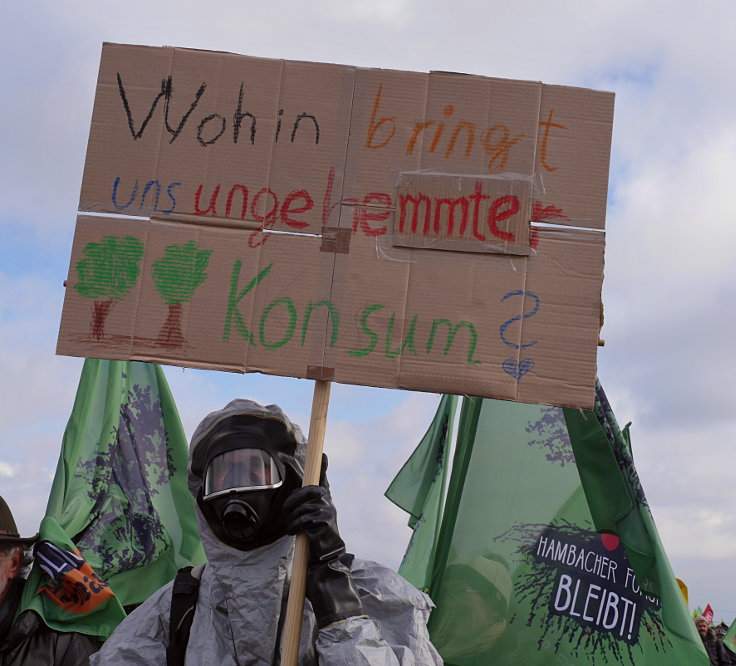 © www.mutbuergerdokus.de: 'Ende Gelände': Solidaritäts-Demonstration, Bagger- und Gleis-Besetzung