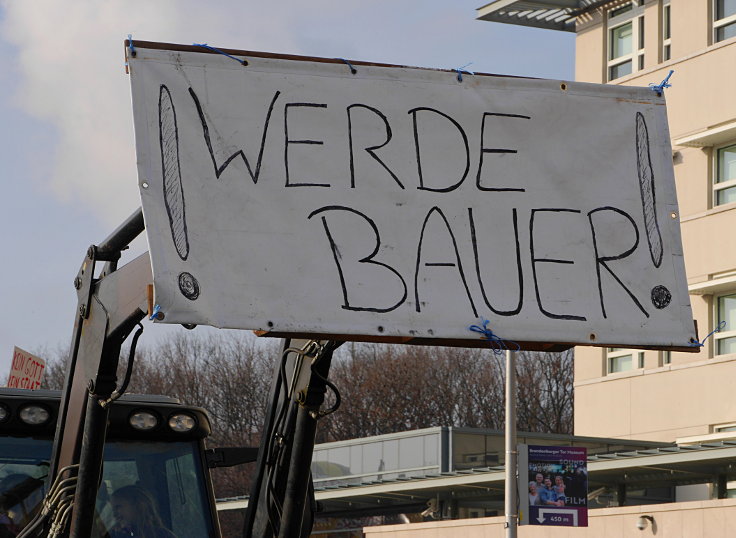 © www.mutbuergerdokus.de: Demonstration: 'Wir haben es satt!'