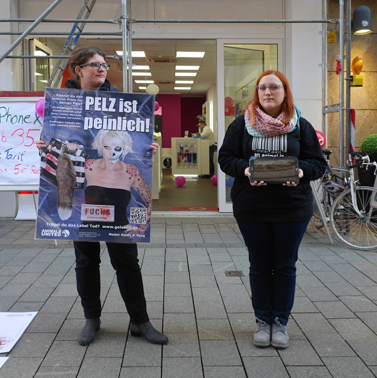 © www.mutbuergerdokus.de: Demonstration gegen Pelz