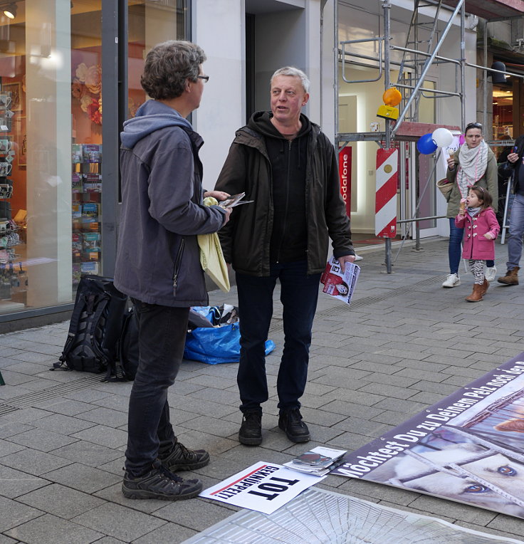 © www.mutbuergerdokus.de: Demonstration gegen Pelz