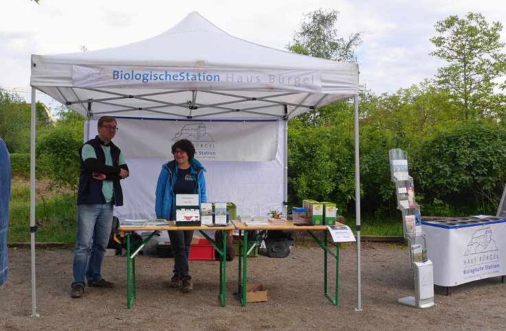 © www.mutbuergerdokus.de: Gartenfest am 'Ökotop' zum 'Tag der Erde'