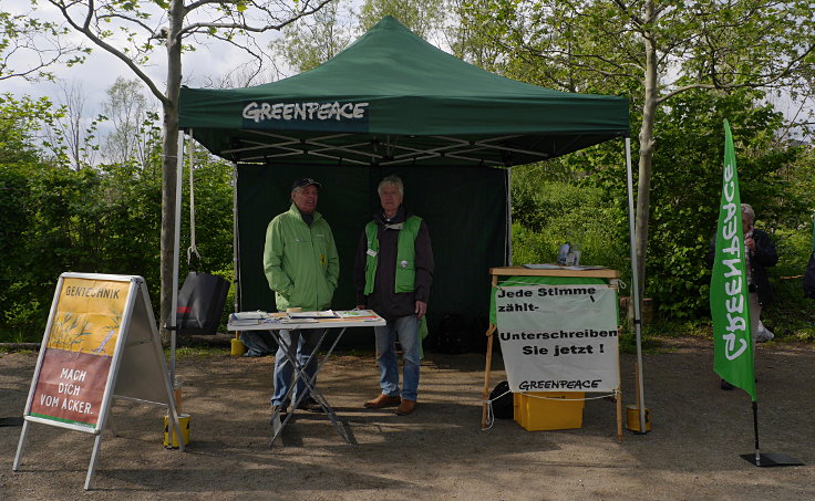 © www.mutbuergerdokus.de: Gartenfest am 'Ökotop' zum 'Tag der Erde'