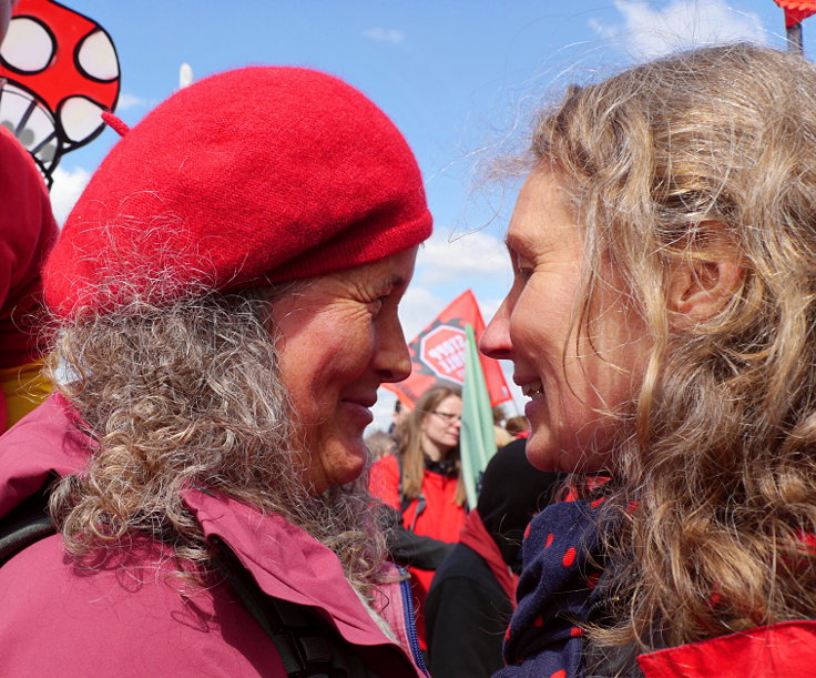 © www.mutbuergerdokus.de: 5. 'Rote Linie-Aktion' am Hambacher Wald