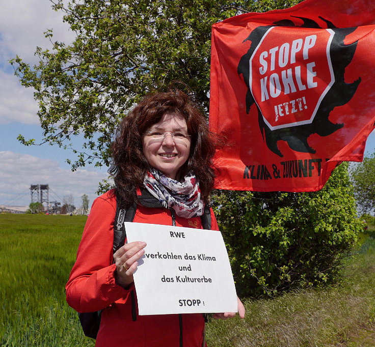 © www.mutbuergerdokus.de: 5. 'Rote Linie-Aktion' am Hambacher Wald