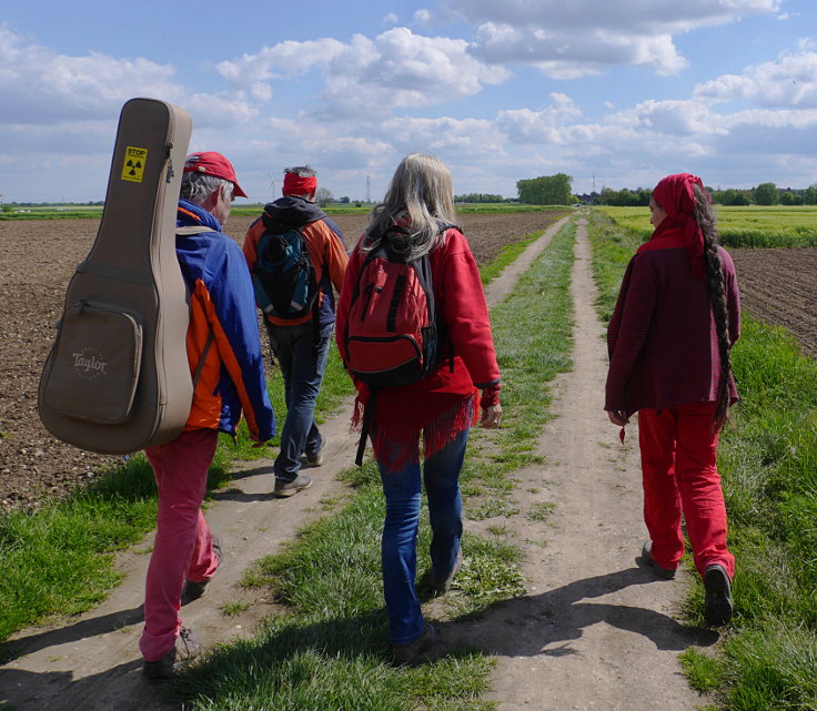 © www.mutbuergerdokus.de: 5. 'Rote Linie-Aktion' am Hambacher Wald