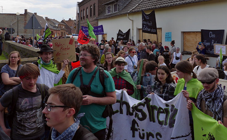 © www.mutbuergerdokus.de: Profanierung der Kirche 'St. Albanus und Leonhardus' in Manheim