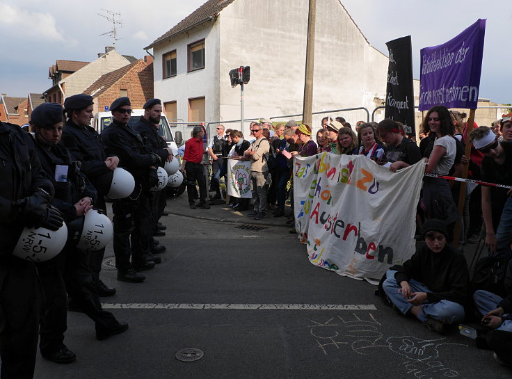 © www.mutbuergerdokus.de: Profanierung der Kirche 'St. Albanus und Leonhardus' in Manheim