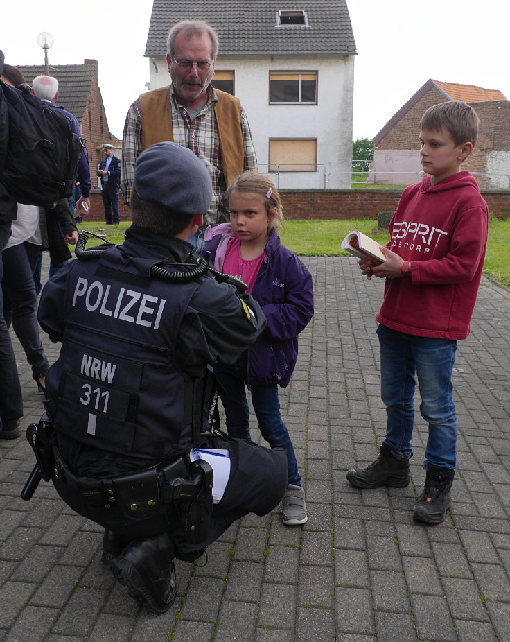 © www.mutbuergerdokus.de: Profanierung der Kirche 'St. Albanus und Leonhardus' in Manheim