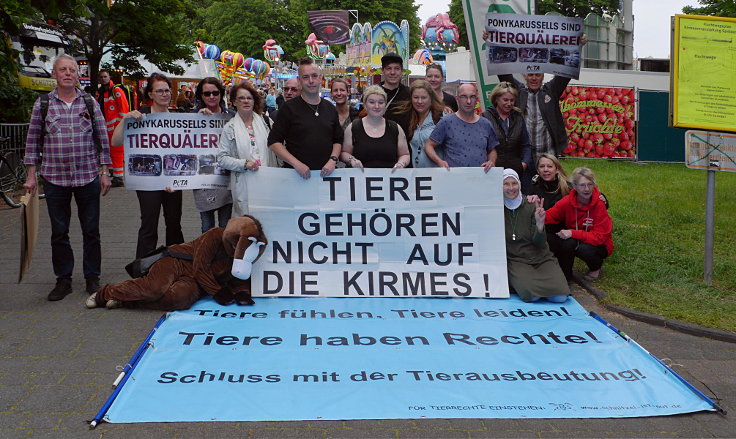 © www.mutbuergerdokus.de: Ponykarussell-Demonstration