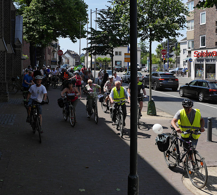 © www.mutbuergerdokus.de: 7. 'ADFC Fahrrad*Sternfahrt NRW'
