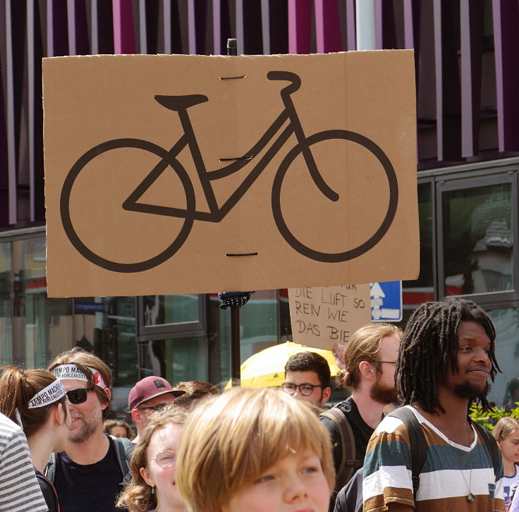 © www.mutbuergerdokus.de: Fridays for Future Aachen: 'Internationaler Zentralstreik'