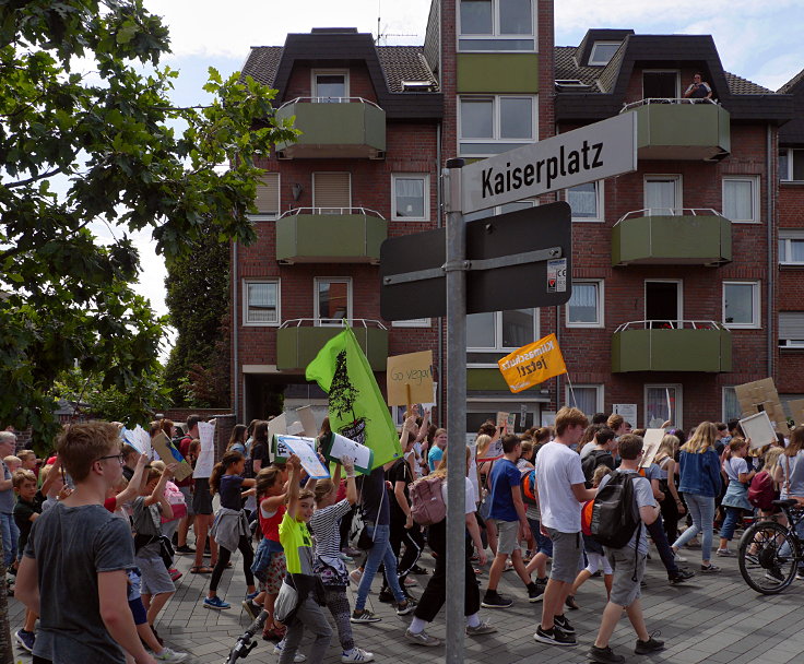 © www.mutbuergerdokus.de: 1. 'Fridays for Future'-Klimastreik Willich