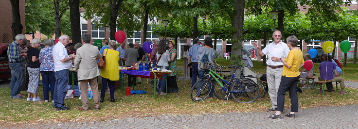 © www.mutbuergerdokus.de: Enthüllung Friedensmahnmal Düren