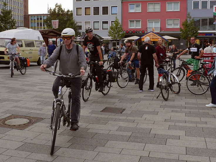 © www.mutbuergerdokus.de: 'Critical Mass Düren'