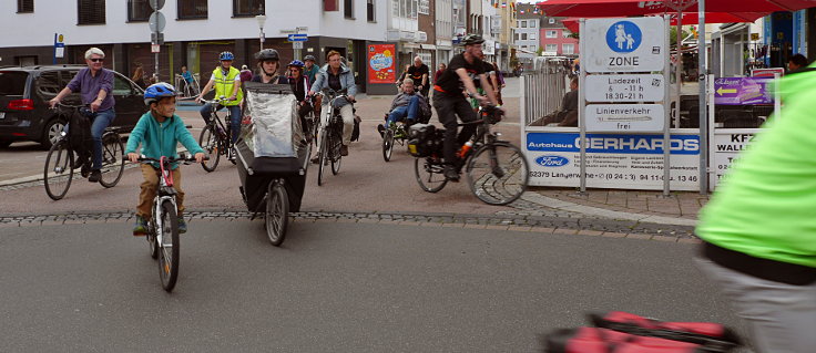 © www.mutbuergerdokus.de: 'Critical Mass Düren'