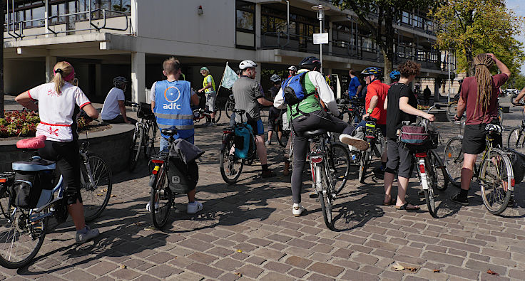 © www.mutbuergerdokus.de: 6. 'Mönchengladbacher Fahrradsternfahrt'