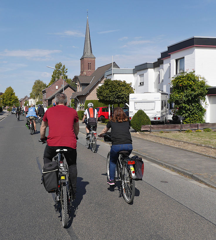 © www.mutbuergerdokus.de: 6. 'Mönchengladbacher Fahrradsternfahrt'
