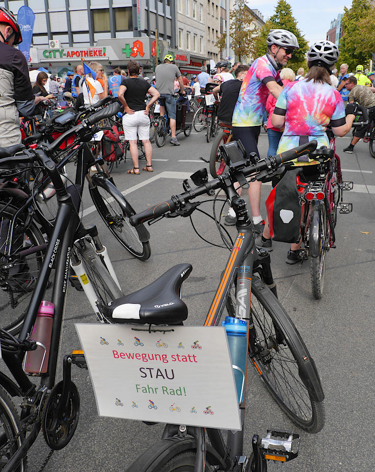 © www.mutbuergerdokus.de: 6. 'Mönchengladbacher Fahrradsternfahrt'