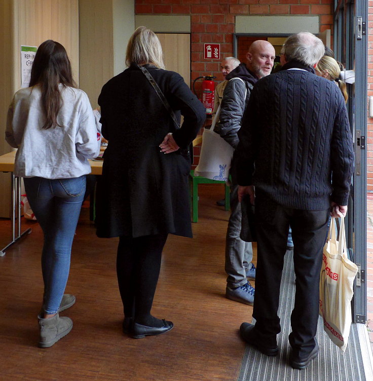 © www.mutbuergerdokus.de: 6. 'Repaircafé Meerbusch'