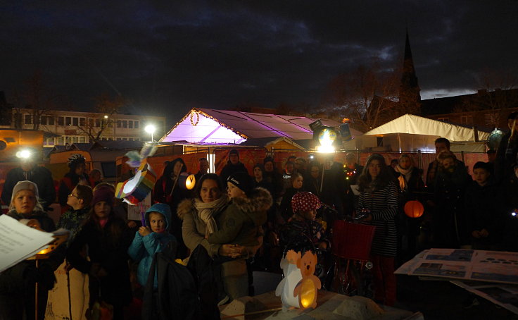 © www.mutbuergerdokus.de: Demonstration mit Laternenumzug: '#NeustartKlima'