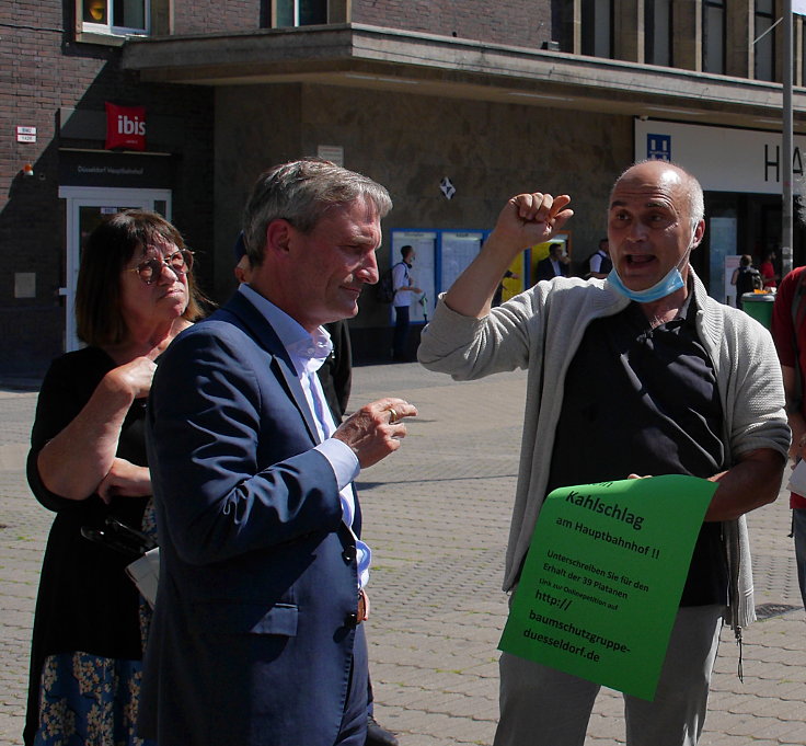 © www.mutbuergerdokus.de: 'COOL DOWN unter den Bäumen am Konrad Adenauer Platz'