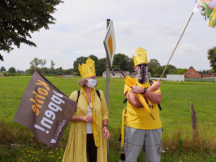 © www.mutbuergerdokus.de: 'RWE auf Abstand halten - Demo auf der L277'