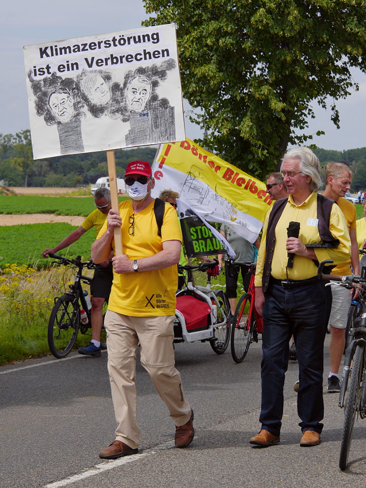 © www.mutbuergerdokus.de: 'RWE auf Abstand halten - Demo auf der L277'