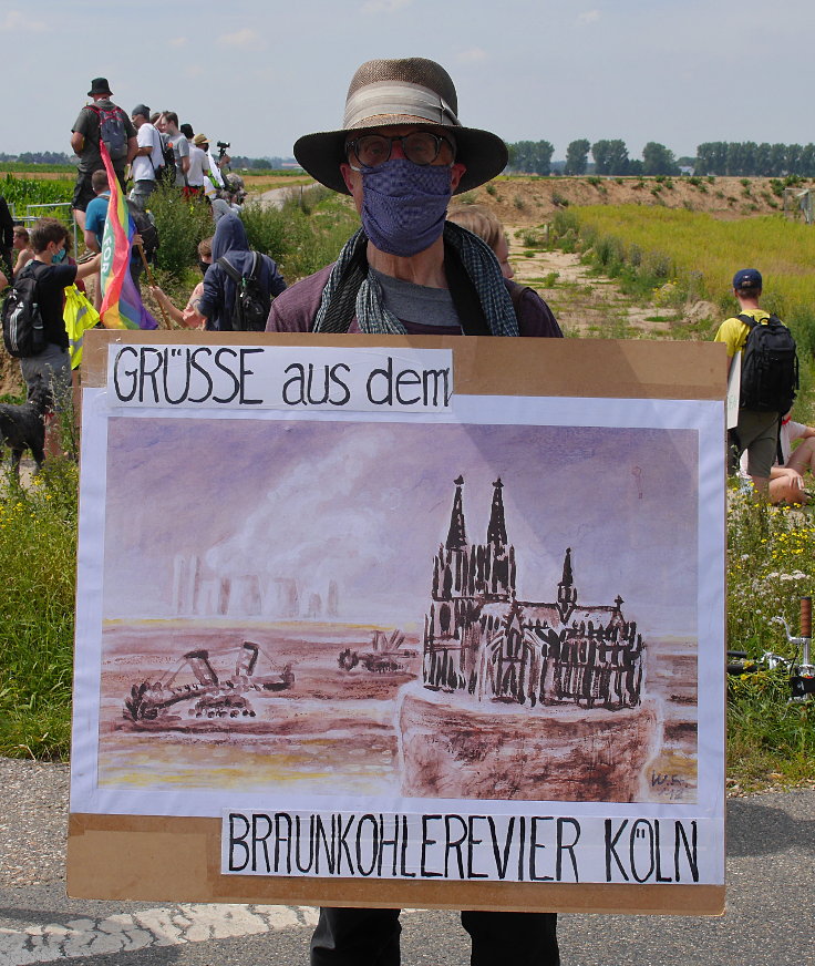 © www.mutbuergerdokus.de: 'RWE auf Abstand halten - Demo auf der L277'