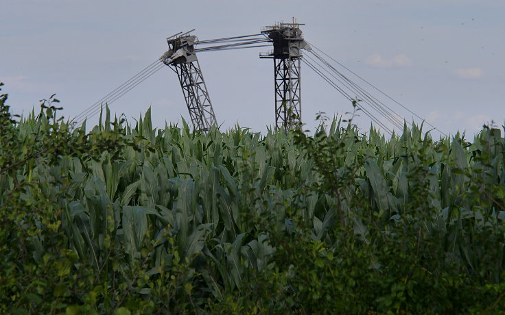 © www.mutbuergerdokus.de: 'RWE auf Abstand halten - Demo auf der L277'