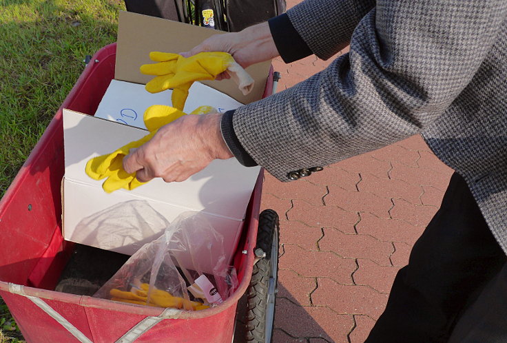 © www.mutbuergerdokus.de: 'Rhine Cleanup Day'