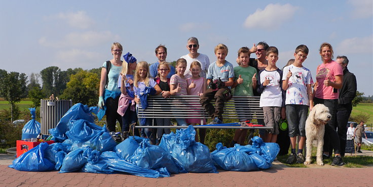 © www.mutbuergerdokus.de: 'Rhine Cleanup Day'