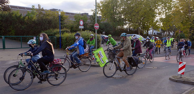 © www.mutbuergerdokus.de: 'Fahrrad-Klima-Demonstration' in Meerbusch