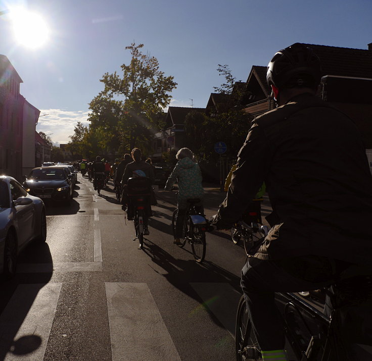 © www.mutbuergerdokus.de: 'Fahrrad-Klima-Demonstration' in Meerbusch