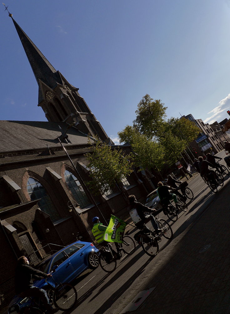 © www.mutbuergerdokus.de: 'Fahrrad-Klima-Demonstration' in Meerbusch