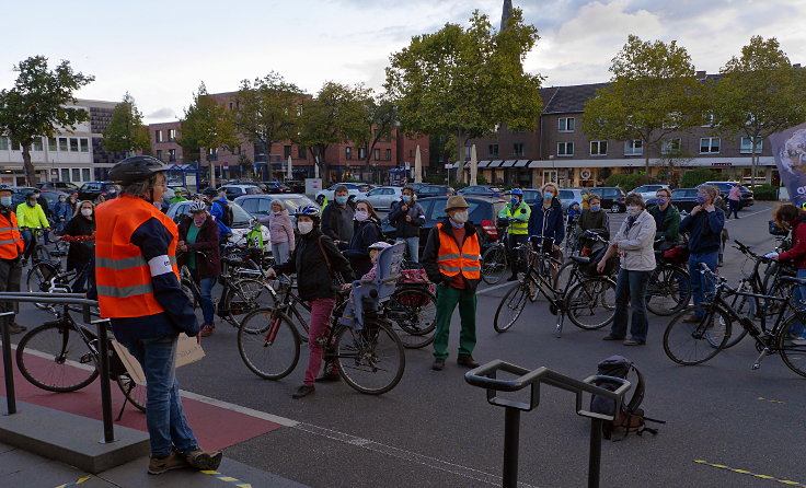 © www.mutbuergerdokus.de: 'Fahrrad-Klima-Demonstration' in Meerbusch