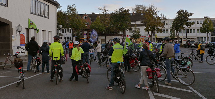 © www.mutbuergerdokus.de: 'Fahrrad-Klima-Demonstration' in Meerbusch