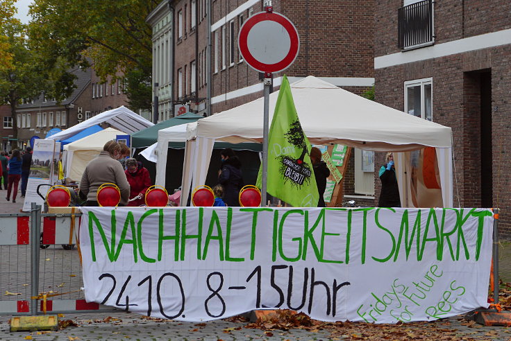 © www.mutbuergerdokus.de: FFF Rees: 1. Nachhaltigkeitsmarkt
