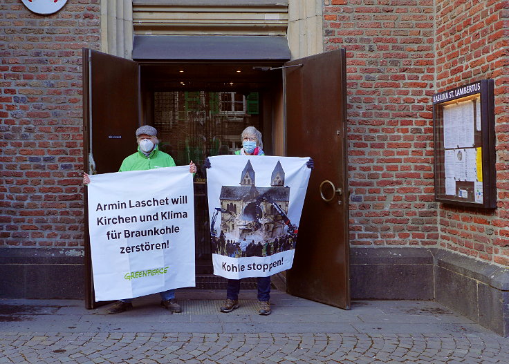 © www.mutbuergerdokus.de: Greenpeace Düsseldorf: Protest gegen Armin Laschets Kohlepolitik