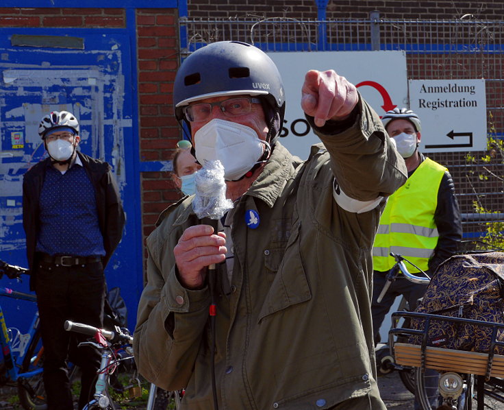 © www.mutbuergerdokus.de: Fahrrad-Demo am Trippelsberg