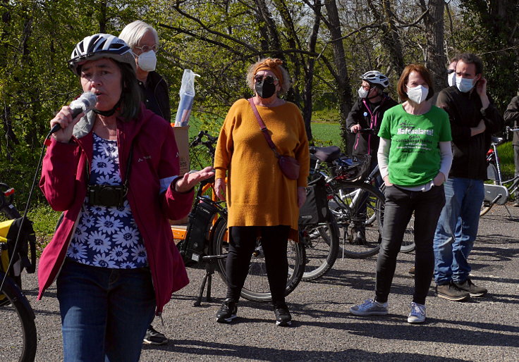 © www.mutbuergerdokus.de: Fahrrad-Demo am Trippelsberg