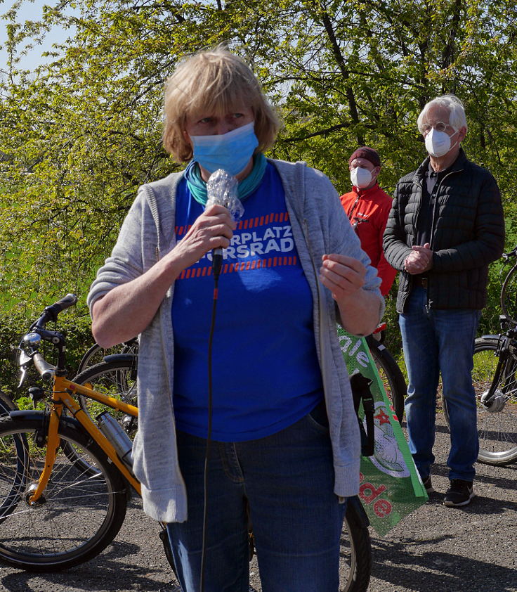 © www.mutbuergerdokus.de: Fahrrad-Demo am Trippelsberg