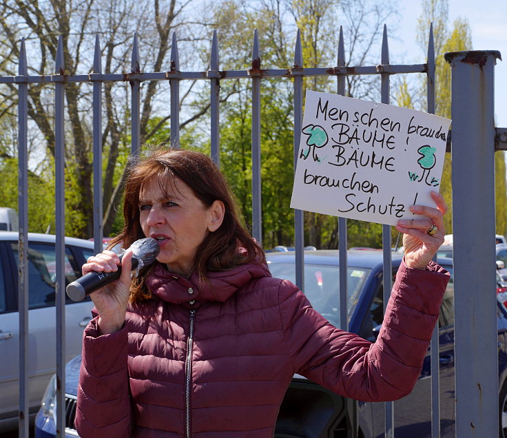 © www.mutbuergerdokus.de: 'Fahrraddemo gegen das Projekt Airport City West'