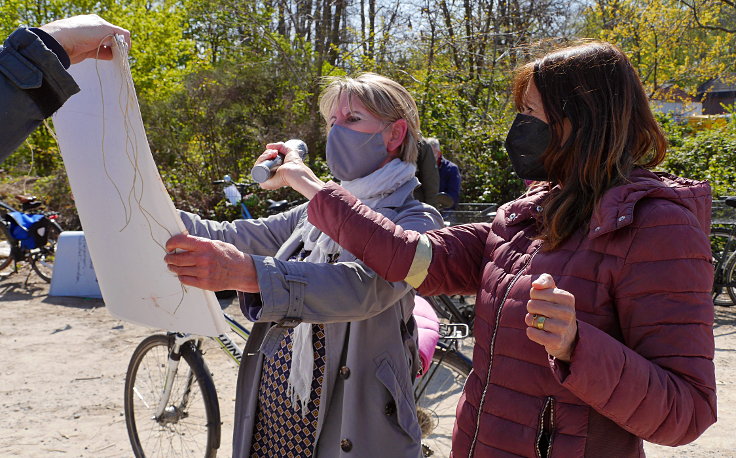 © www.mutbuergerdokus.de: 'Fahrraddemo gegen das Projekt Airport City West'